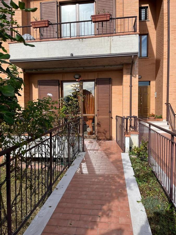 Вилла Casa Gianfranco Губбио Экстерьер фото