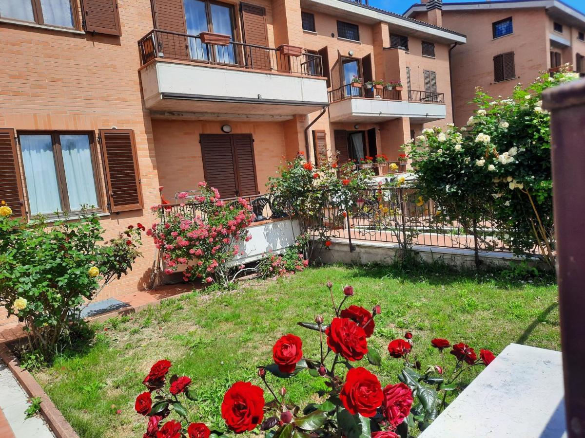 Вилла Casa Gianfranco Губбио Экстерьер фото