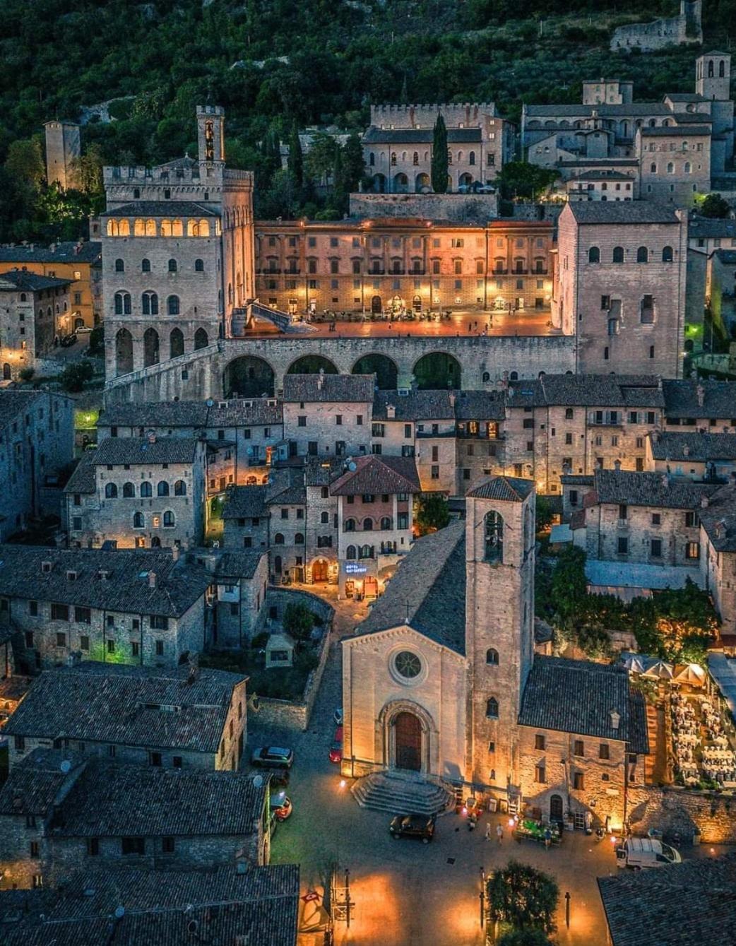 Вилла Casa Gianfranco Губбио Экстерьер фото